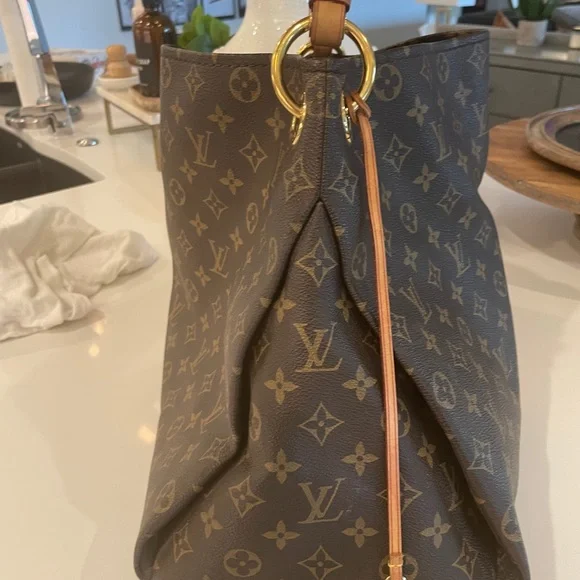 Louis Vuitton Artsy MM Monogram Shoulder Bag Tote Purse (CA1141) Gently used. - Picture 8 of 17